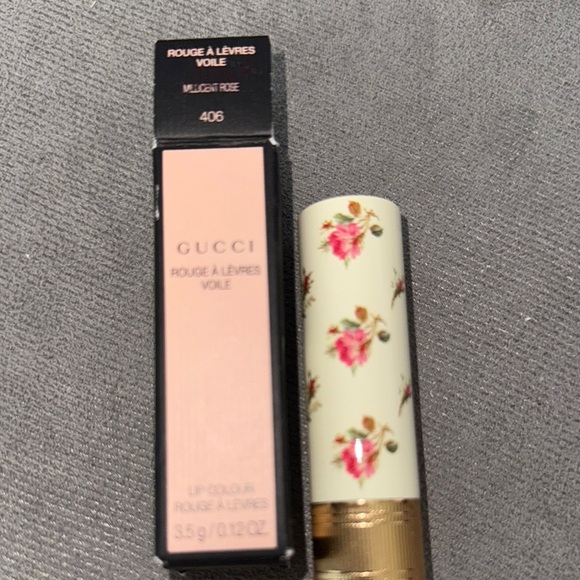*84*Gucci Rouge à Lèvres Voile Lipstick in Millicent Rose - Picture 1 of 2
